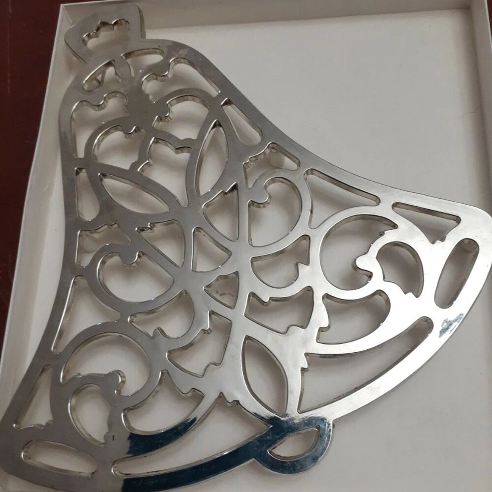 International Silver Co Bell Shaped Trivet